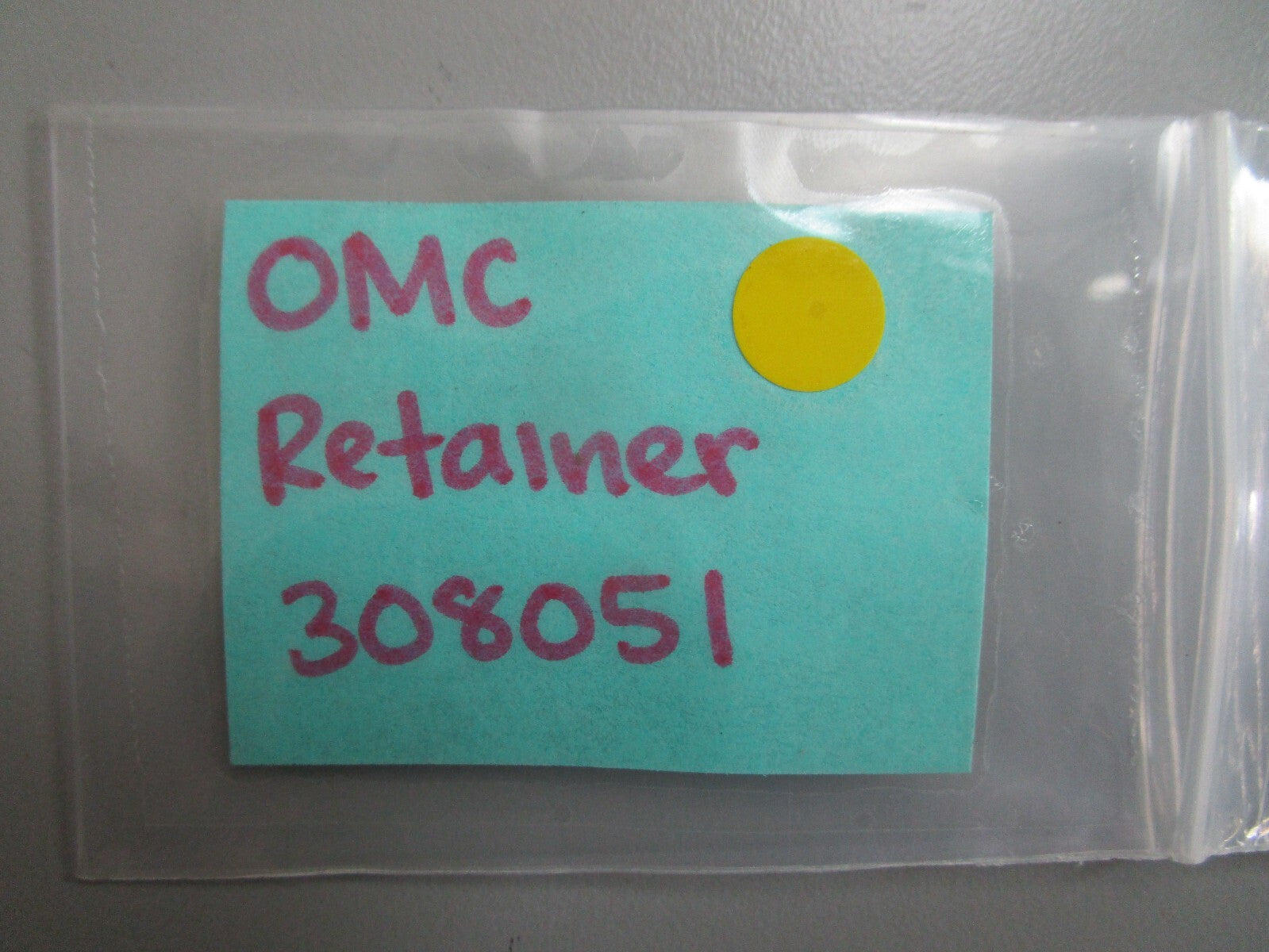 *NEW OEM* 0820 OMC Johnson Evinrude Retainer 308051 0308051