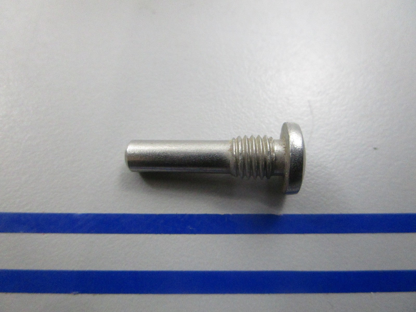 NEW OEM 303358 0303358 OMC Johnson Evinrude Pivot Pin 0810