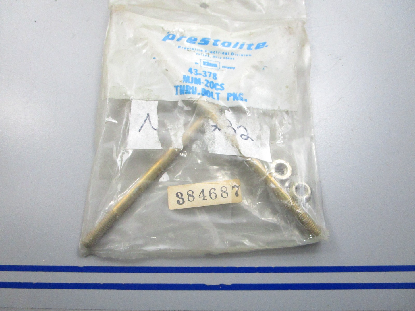 NEW OEM 384687 0384687 OMC Johnson Evinrude Thru-Bolt Set 0810