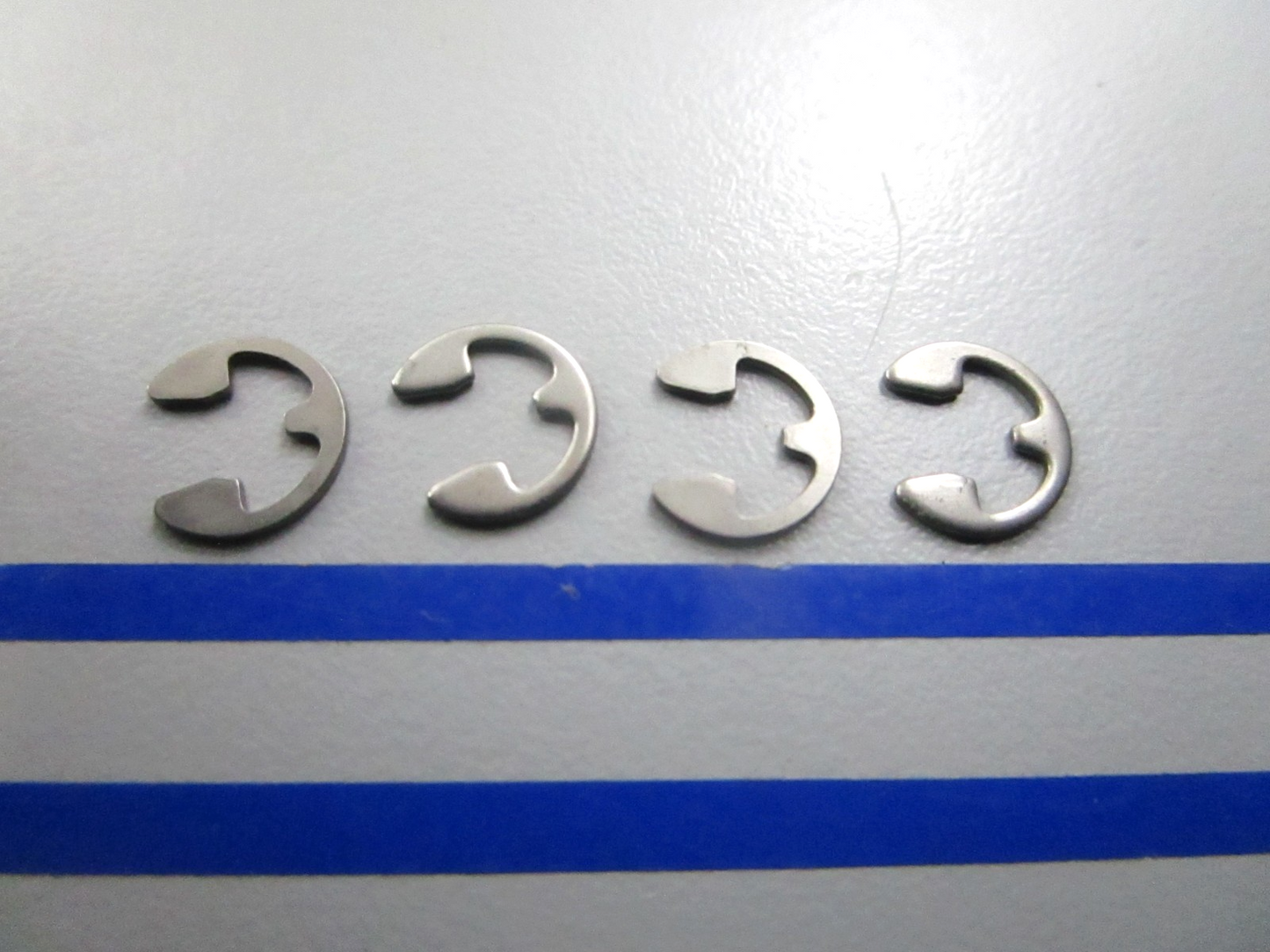 NEW OEM (LOT OF 4) 203949 0203949 OMC Johnson Evinrude Retainer 0810