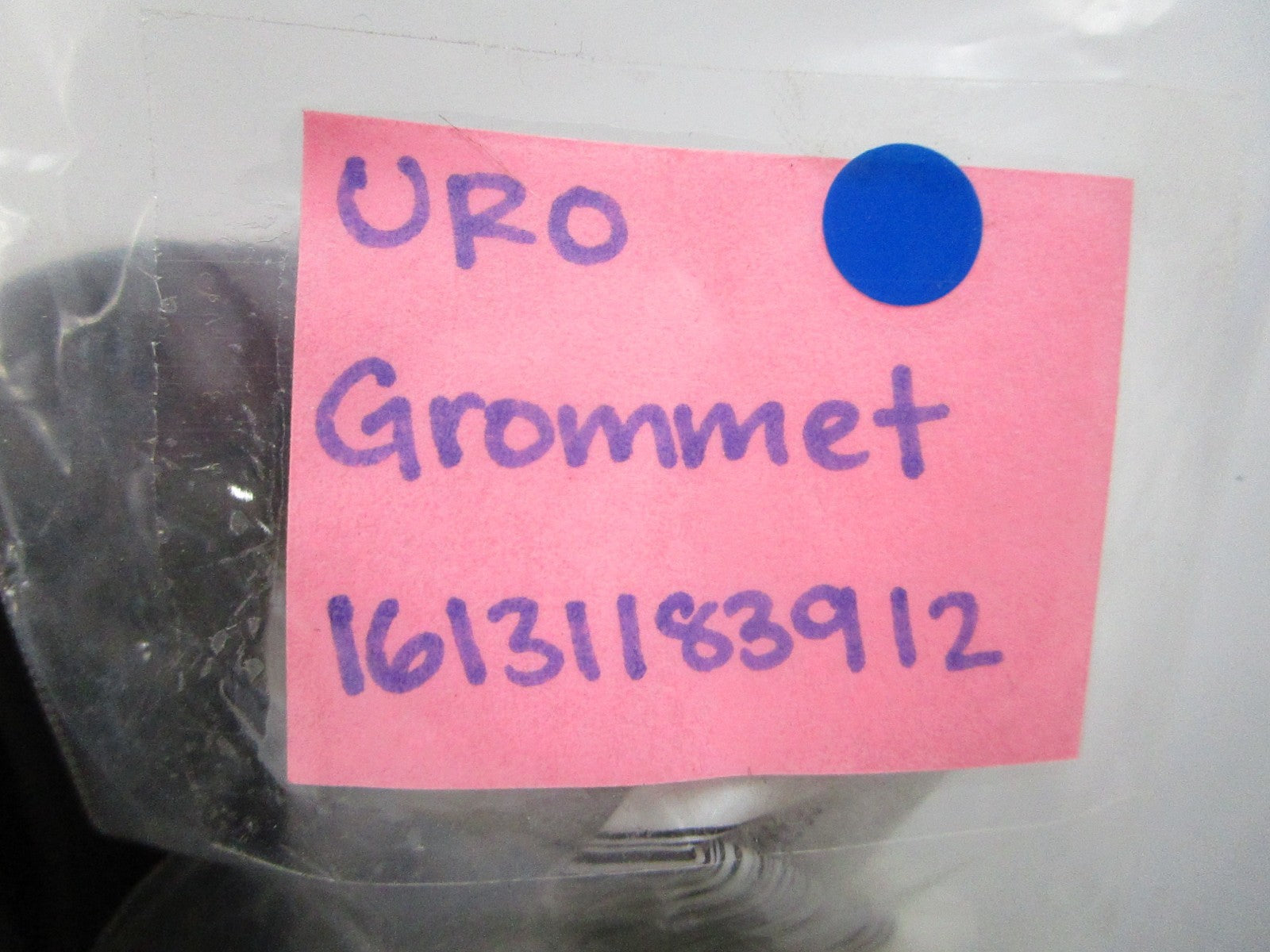 NEW 16131183912 URO Grommet 0810