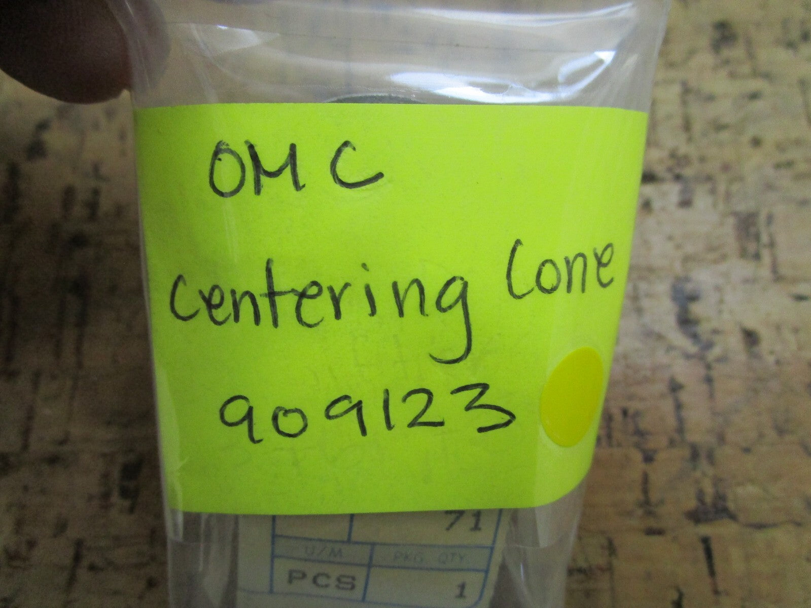 *NEW OEM* 0750 OMC Johnson Evinrude CENTERING CONE 909123 0909123