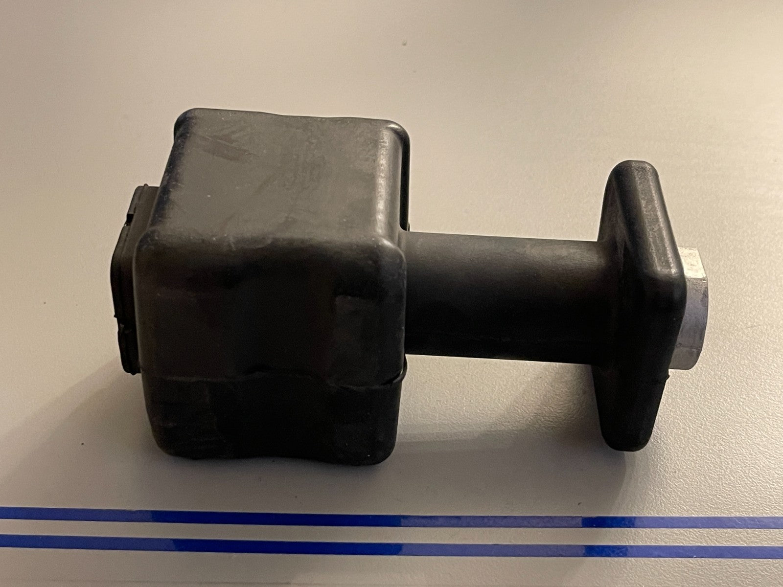 NEW OEM 50155-ZW5-000 Honda 115 130 135 140 150 Lower Rubber Mount 0720