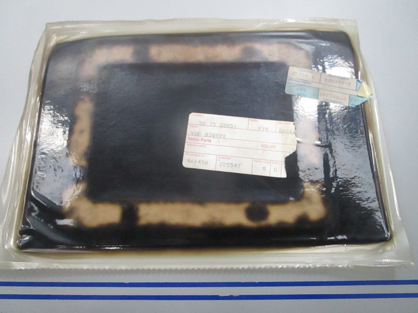 *NEW OEM* 0810 Volvo Penta Gasket 838979