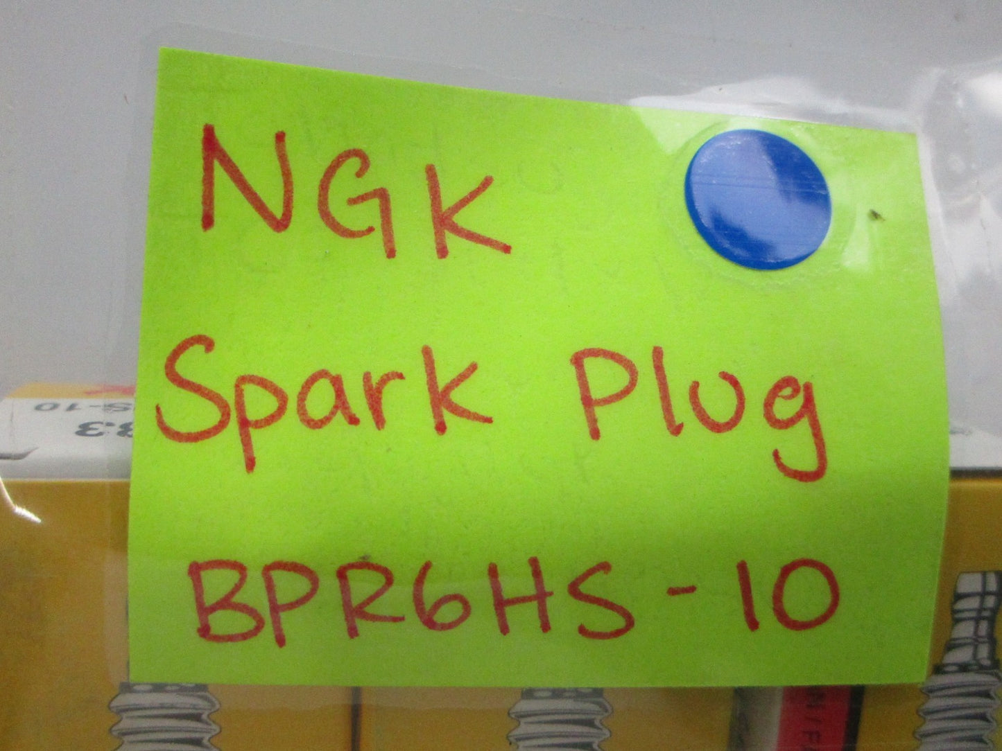 NEW (LOT OF 3) BPR6HS-10 NGK Spark Plug 0810