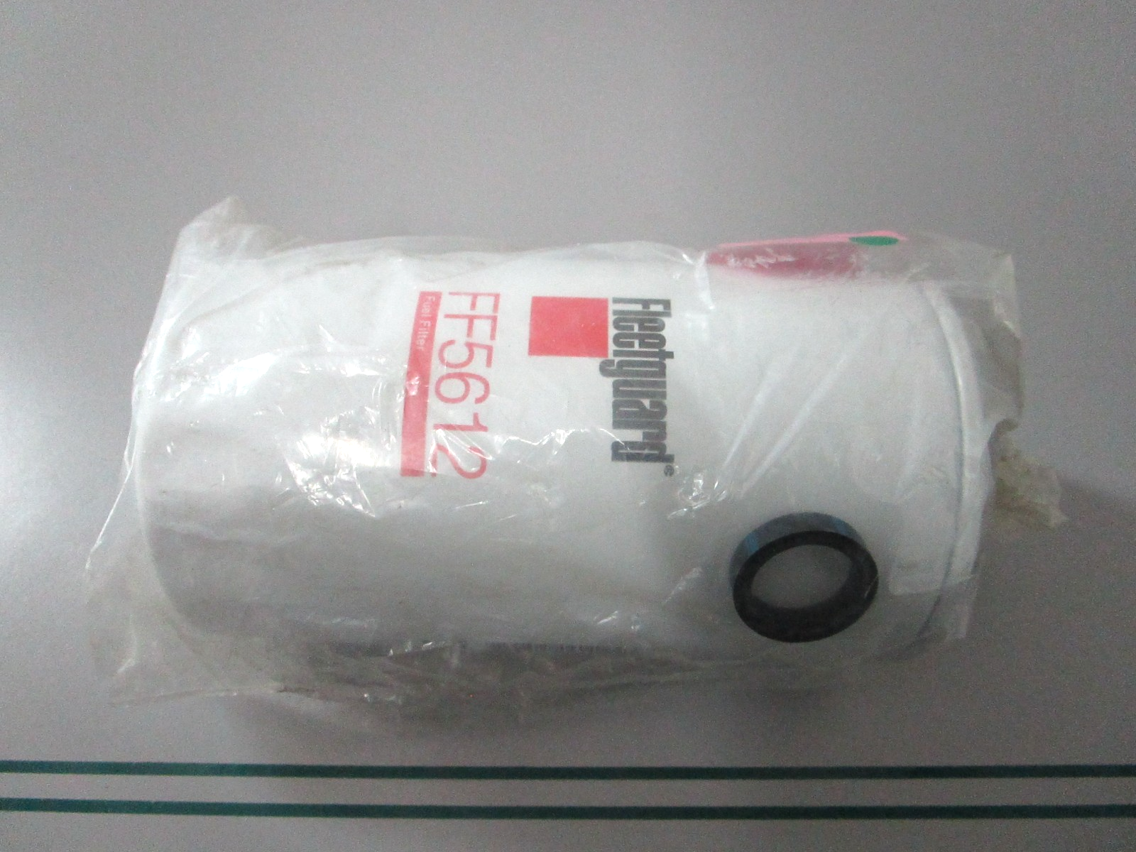 NEW OEM FF5612 Fleetguard Fuel Filter 0810