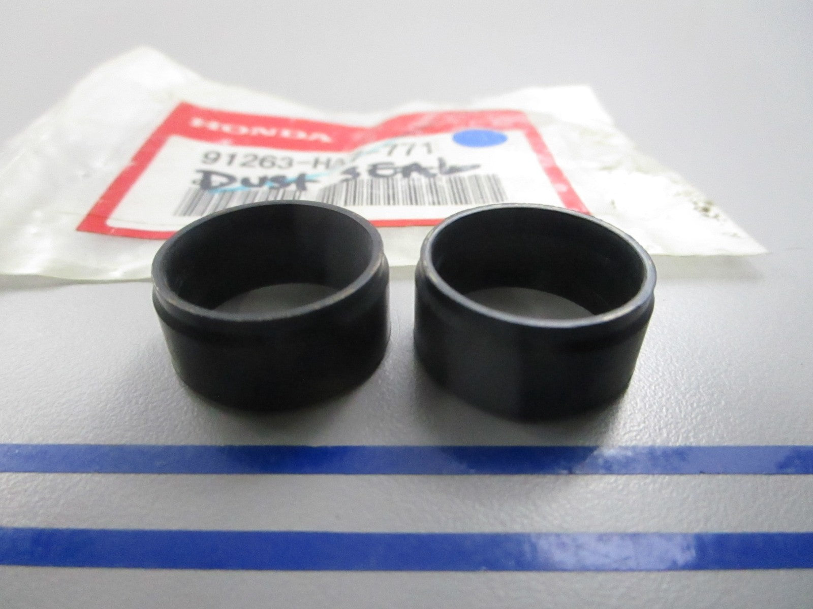NEW OEM (LOT OF 2) 91263-HA7-771 Honda Dust Seal 0810