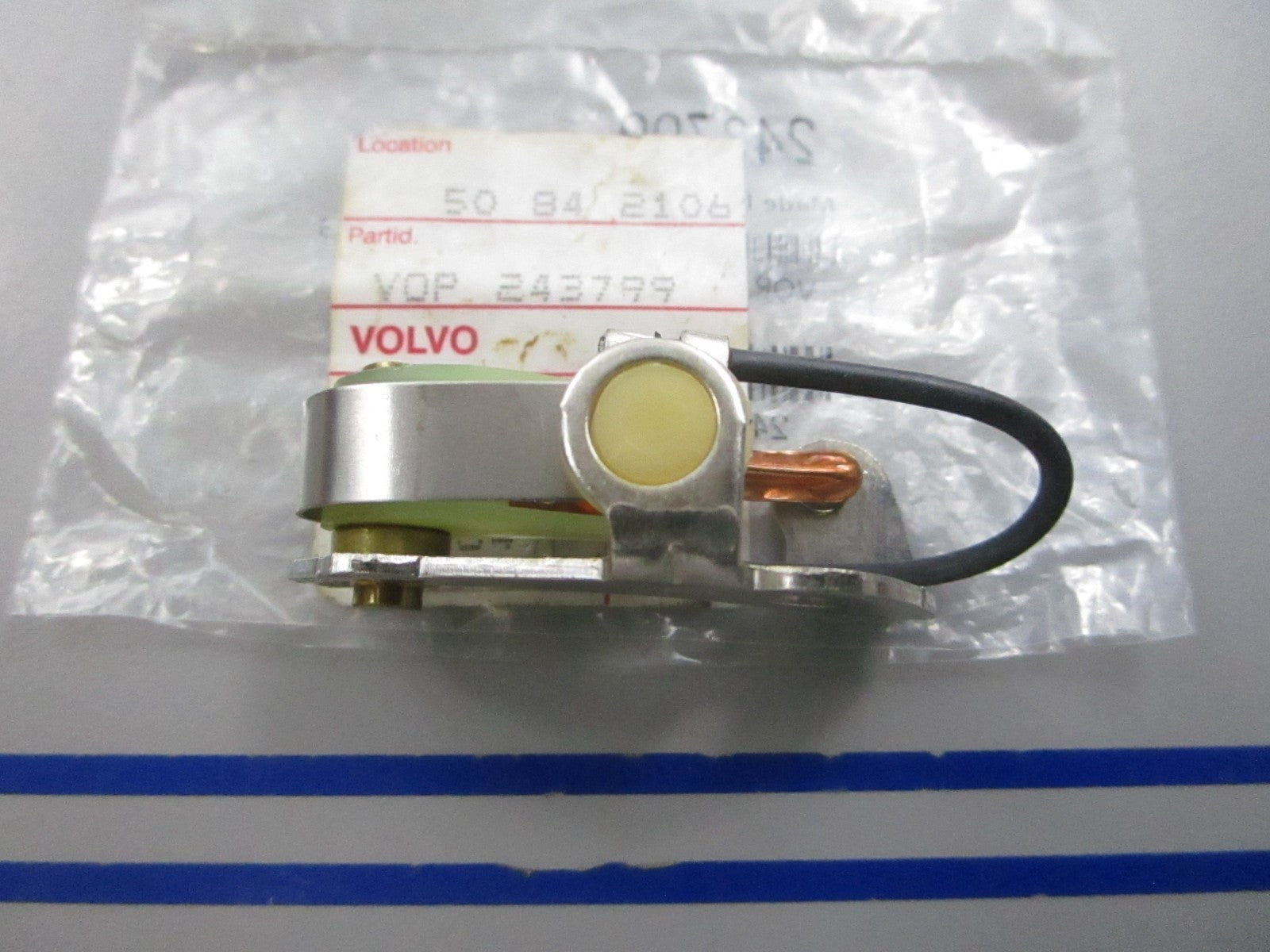 NEW OEM 243799 Volvo Penta Contact Point Breaker 0810