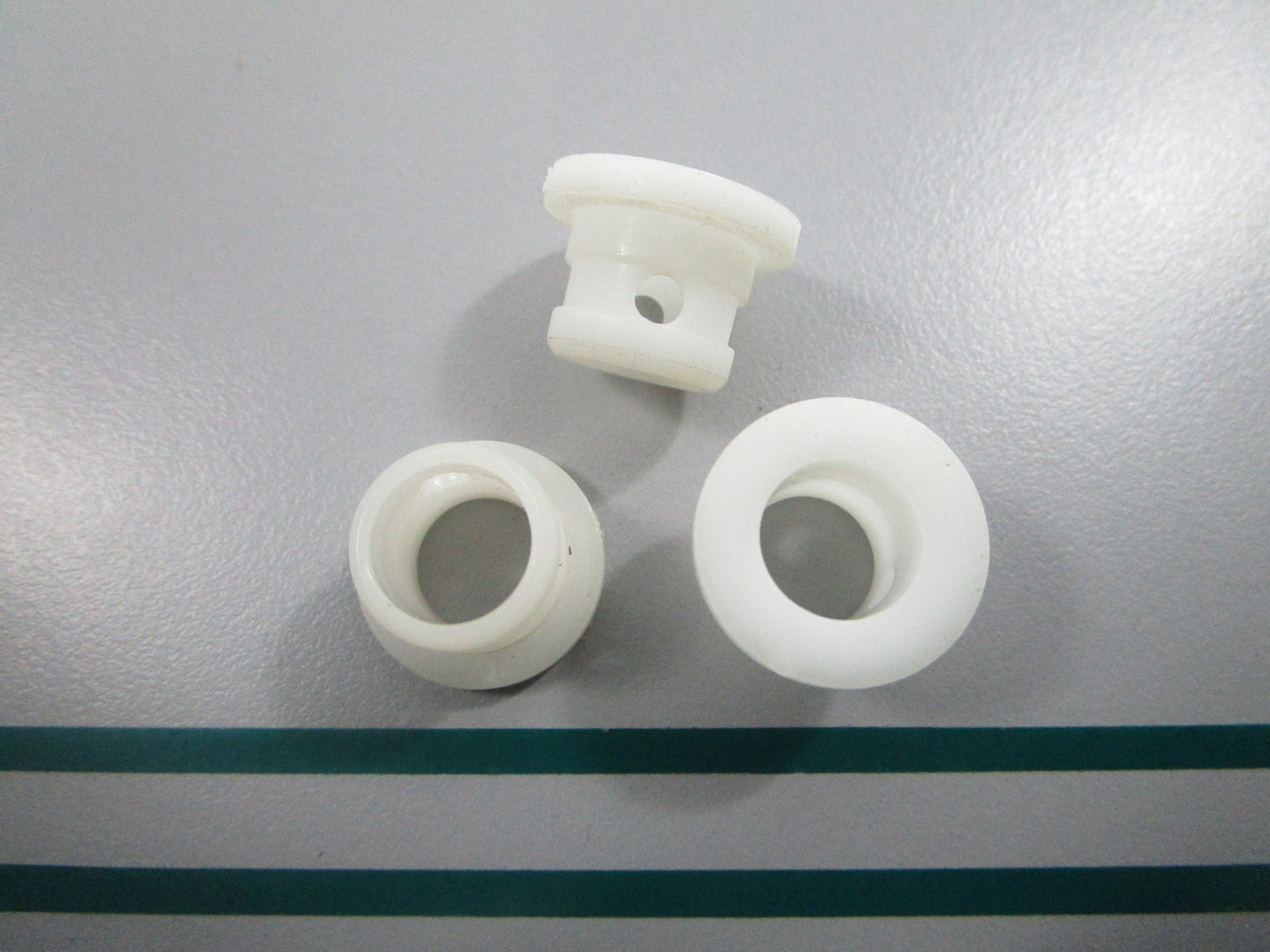 NEW OEM (LOT OF 3) 325074 0325074 OMC Johnson Evinrude Bushing 0810