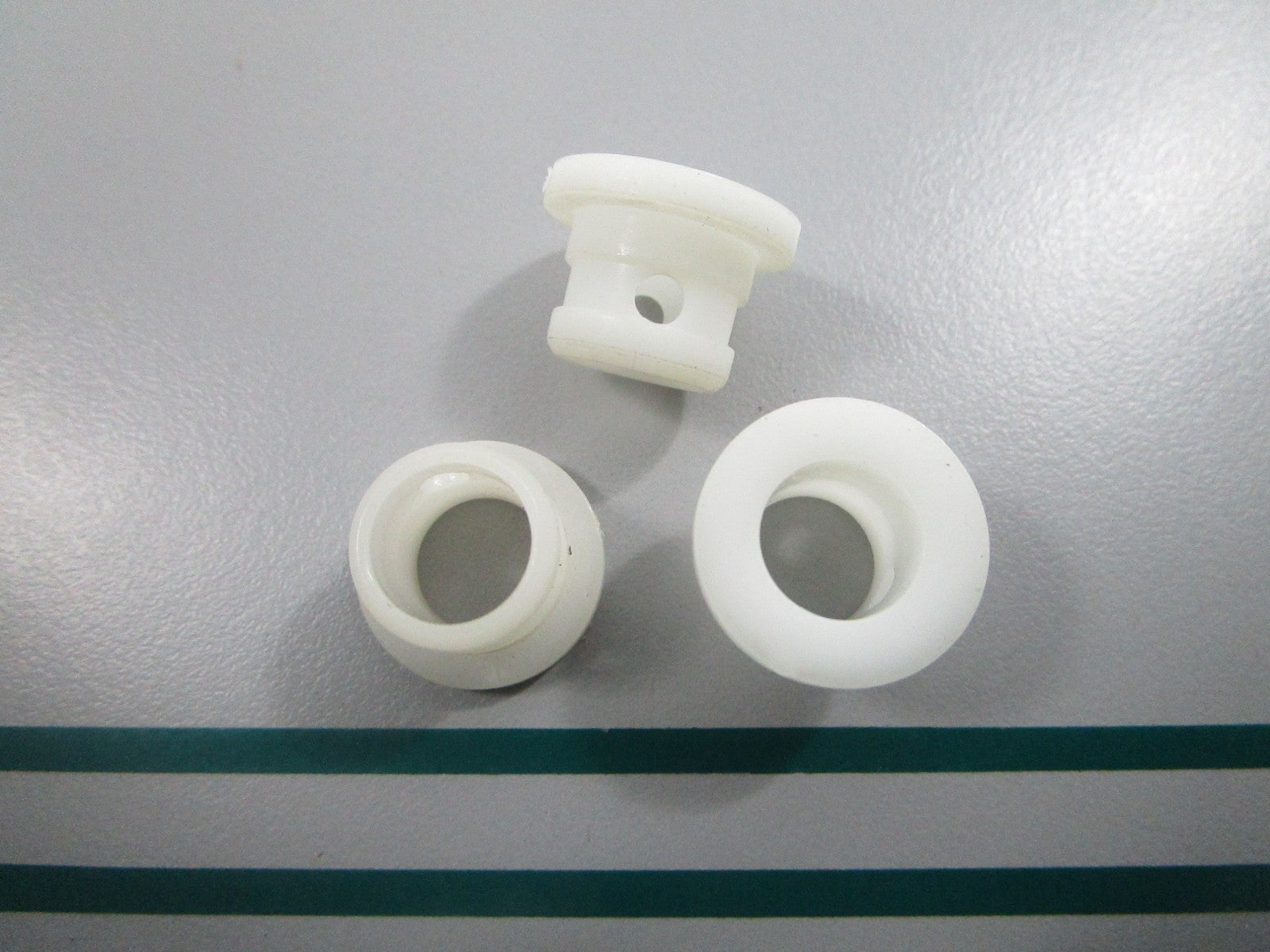 NEW OEM (LOT OF 3) 325074 0325074 OMC Johnson Evinrude Bushing 0810