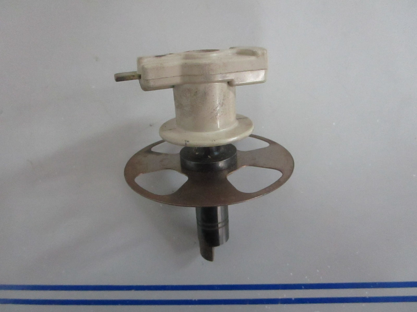 *NEW OEM* 0820 Mercury Quicksilver Rotor Shaft 393-2921A5