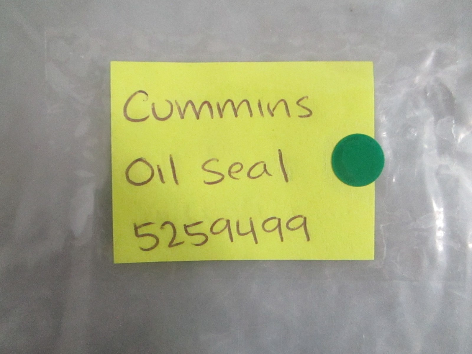 NEW OEM 5259499 Cummins Oil Seal 0820