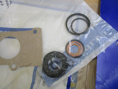 *NEW OEM* 0820 Volvo Penta Gasket Kit 876433