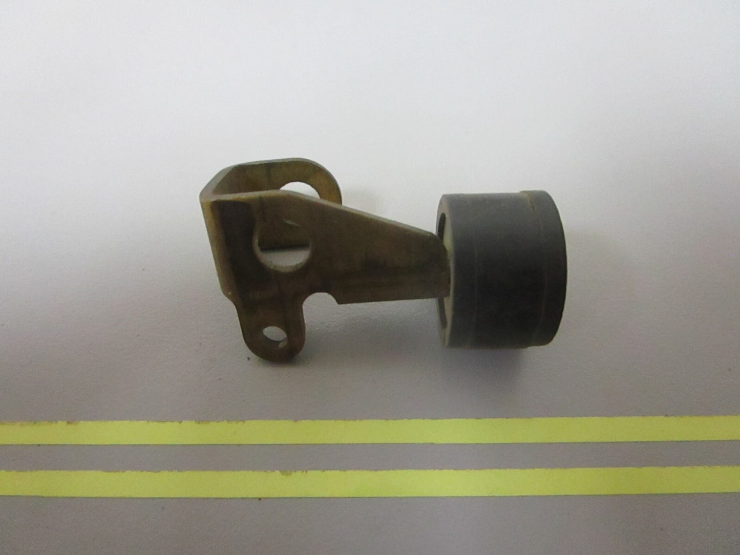 *NEW OEM* 0810 OMC Johnson Evinrude Cam Follower 376035 0376035