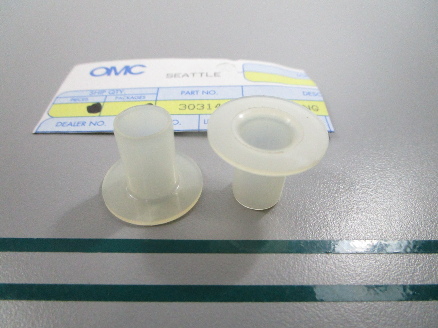 NEW OEM (LOT OF 2) 303140 0303140 OMC Johnson Evinrude Bushing 0810