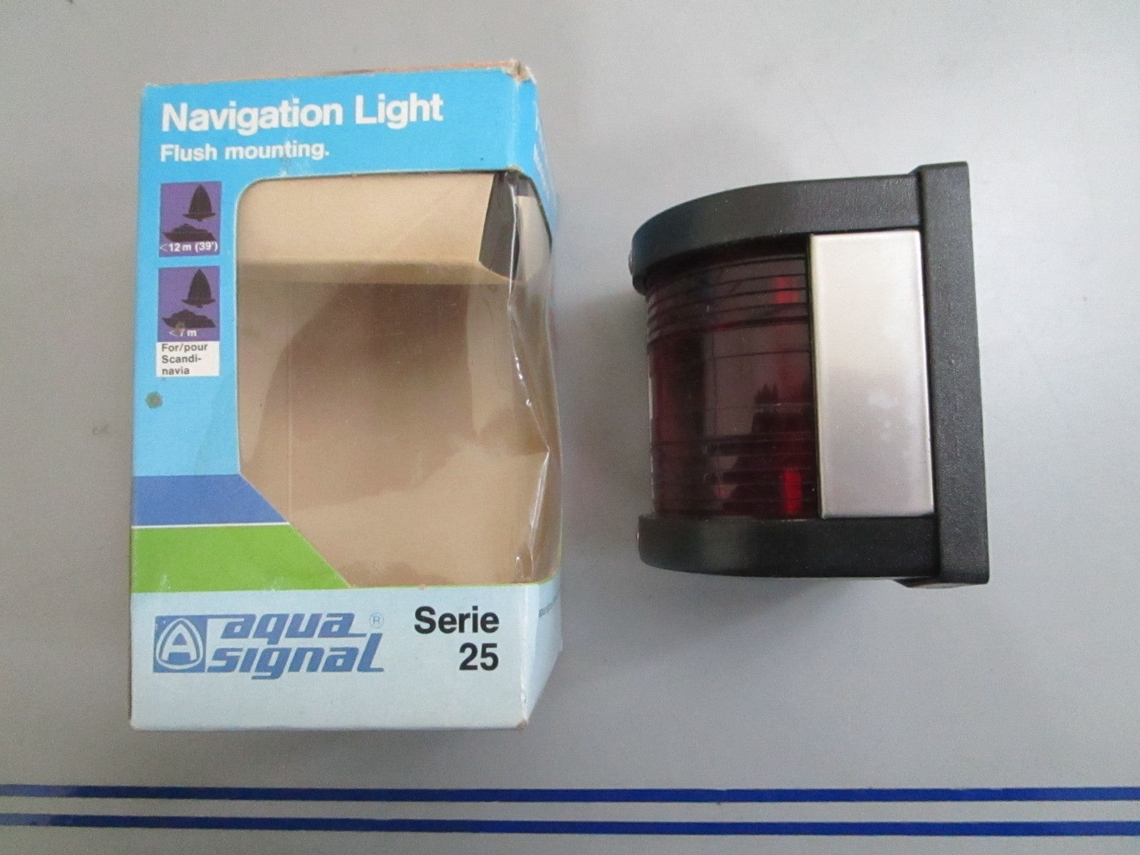 *NEW* 0820 Aqua Signal 10W Port Side/Babord Navigation Light 351020