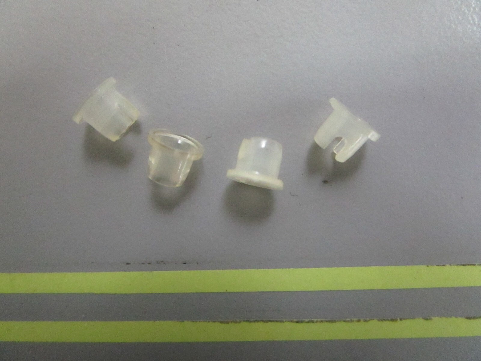 *NEW OEM* (LOT OF 4) 0810 OMC Johnson Evinrude Bushing 304216 0304216