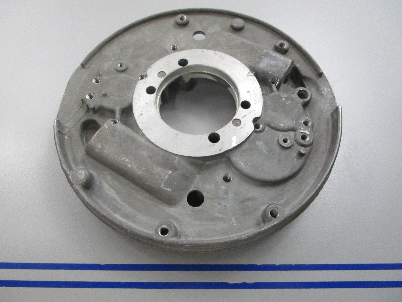 NEW OEM 580571 0580571 OMC Johnson Evinrude Armature Plate 0810