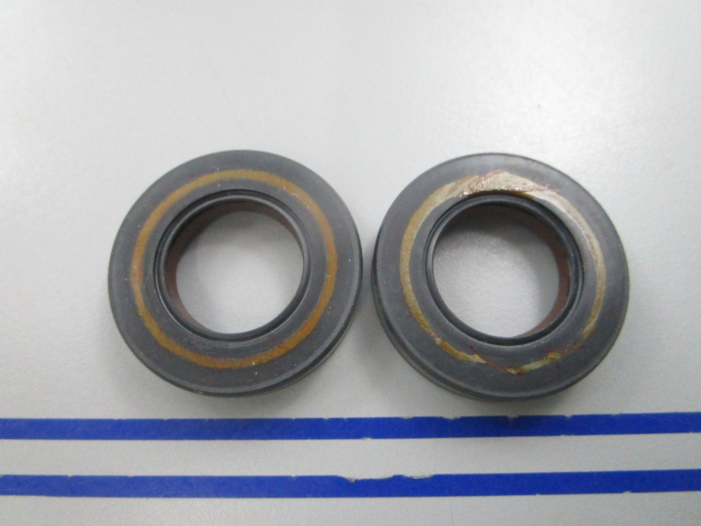 NEW OEM (LOT OF 2) 26-82243M Yamaha Mariner Seal 0810