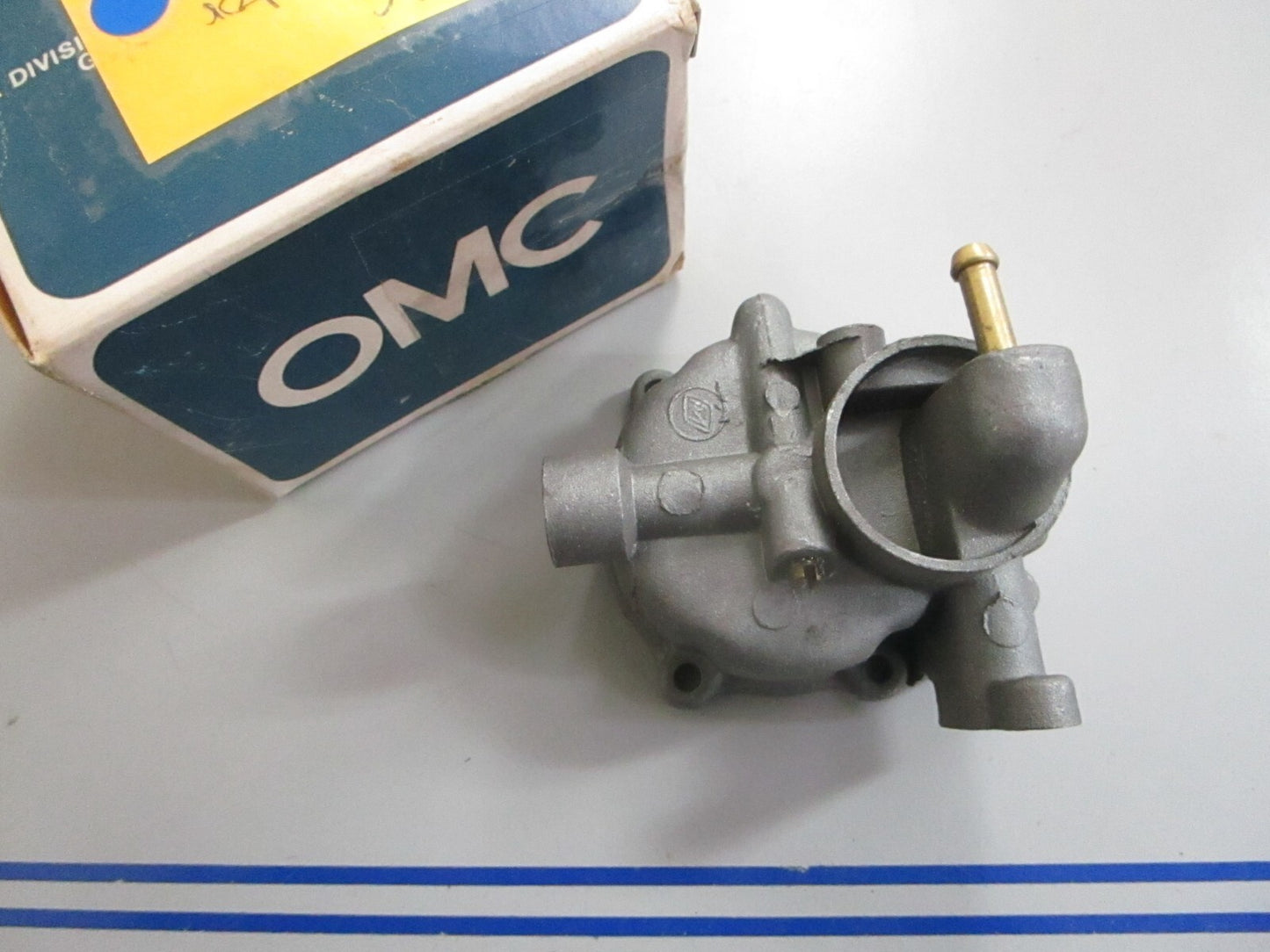 *NEW OEM* 0820 OMC Johnson Evinrude Carburetor Bowl 377785 0377785