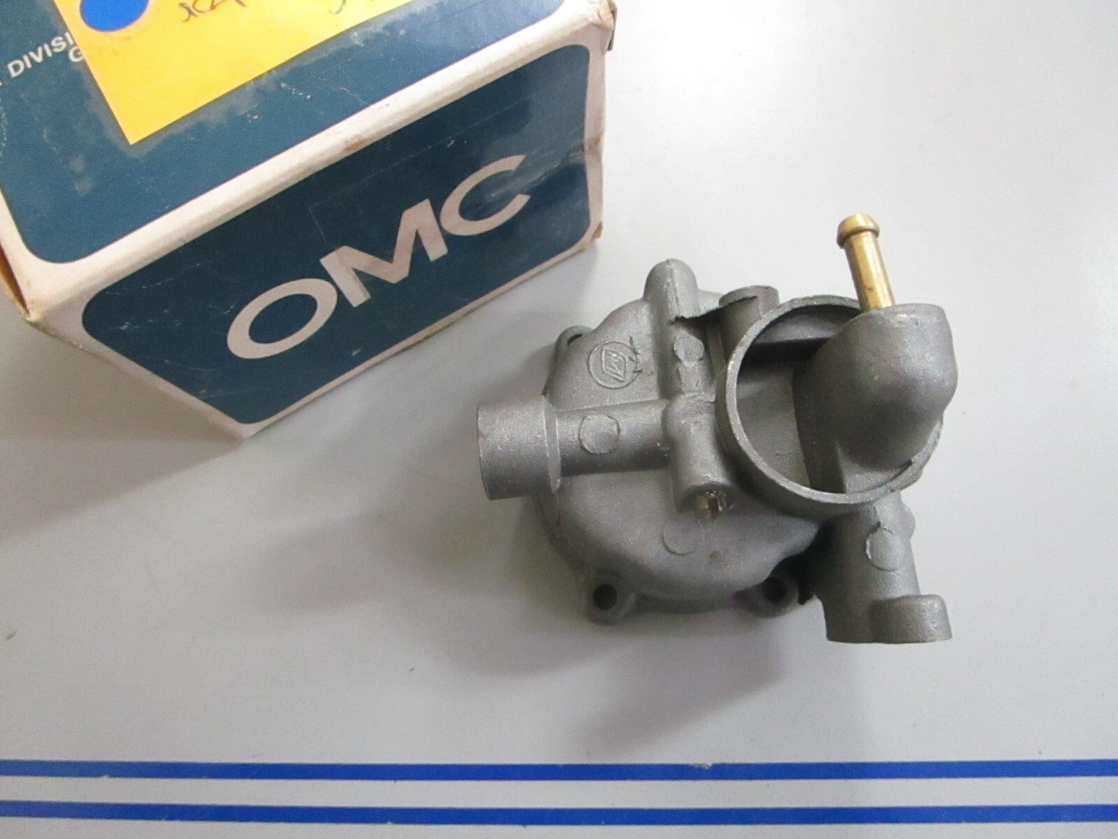 *NEW OEM* 0820 OMC Johnson Evinrude Carburetor Bowl 377785 0377785