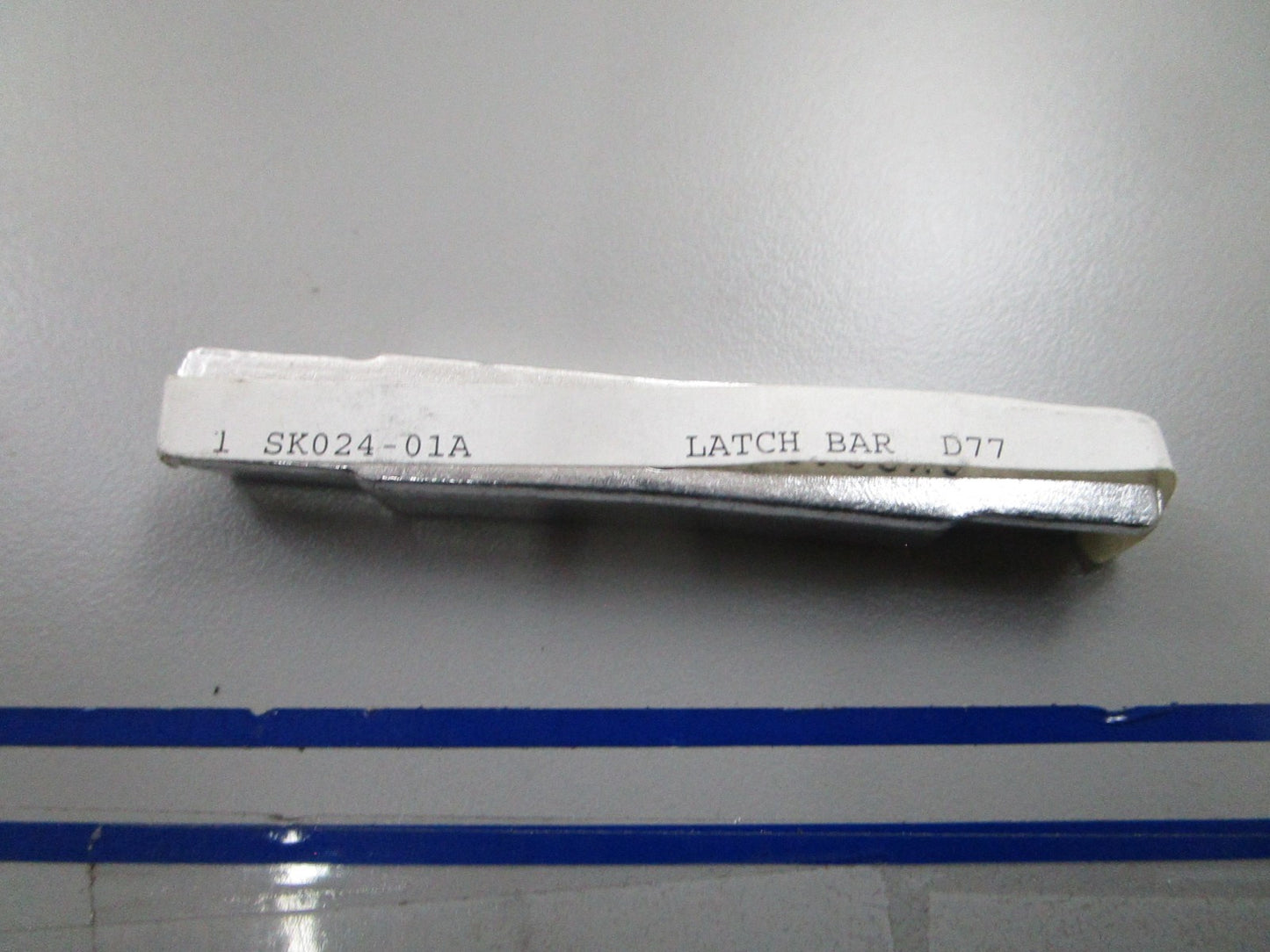 *NEW OEM* 0810 Mercury Quicksilver Latch Bar MSK02401