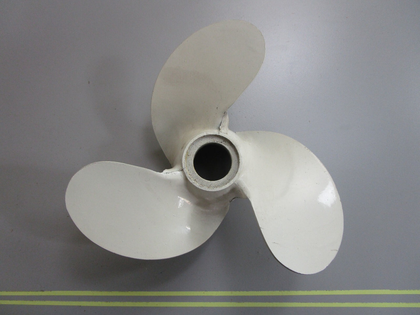 *NEW OEM* 0820 OMC Johnson Evinrude 8×4½ Propeller 310208 0310208