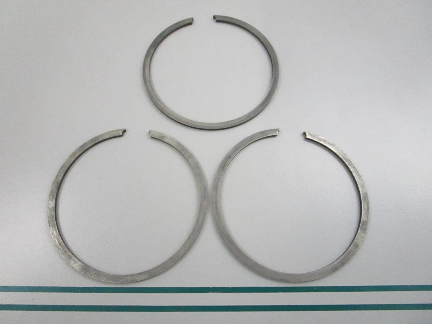 NEW OEM 382827 0382827 OMC Johnson Evinrude 2 Piston Ring Set 0810