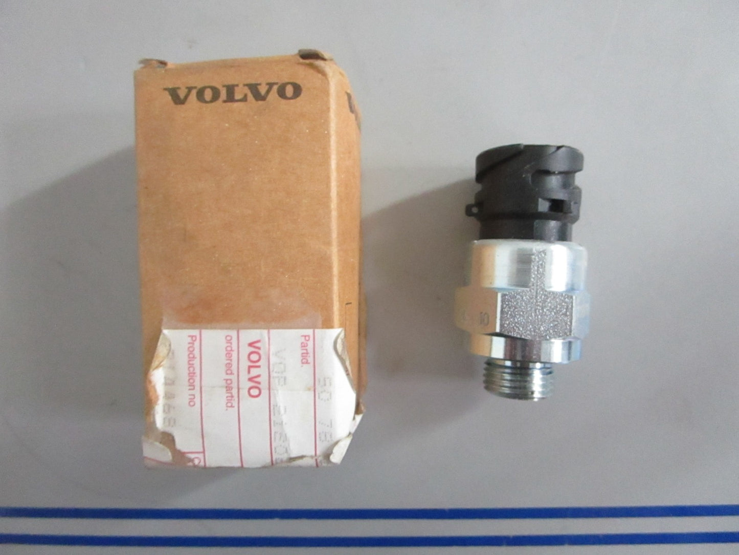 *NEW OEM* 0820 Volvo Penta Pressure Switch 21202753