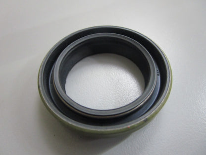 *NEW OEM* 0820 Volvo Penta Oil Seal 3863090
