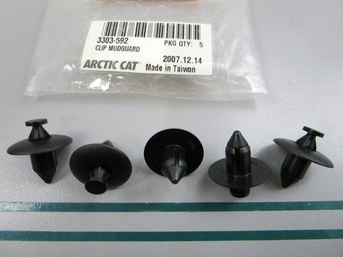 NEW OEM (LOT OF 5) 3303-592 Arctic Cat Clip Mudguard 0810