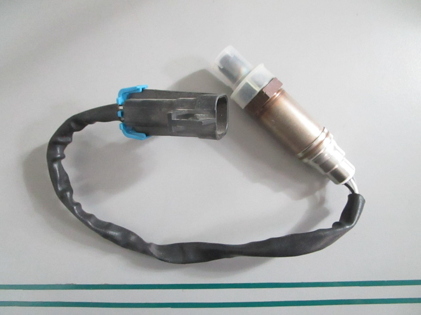 NEW OEM 0258005720 Bosch Oxygen Sensor 0820