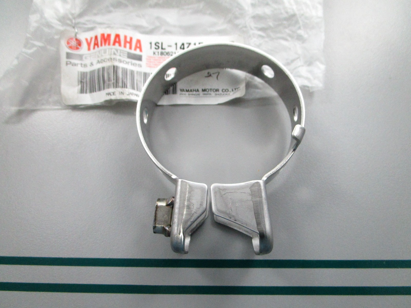NEW OEM iSL-14715-00-00 Yamaha Muffler Band 0810