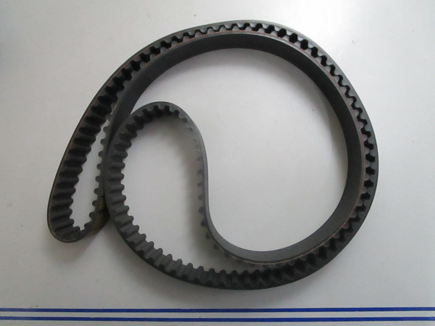 *NEW OEM* 0820 Volvo Penta Tooth Belt 272386