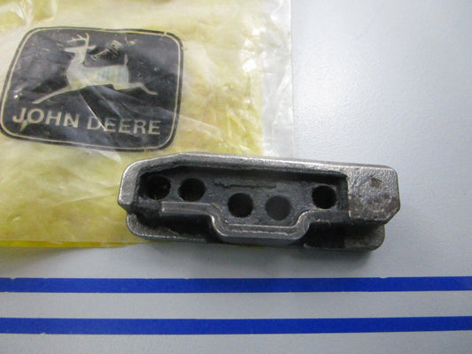 NEW OEM EV23PN John Deere Fastener 0810