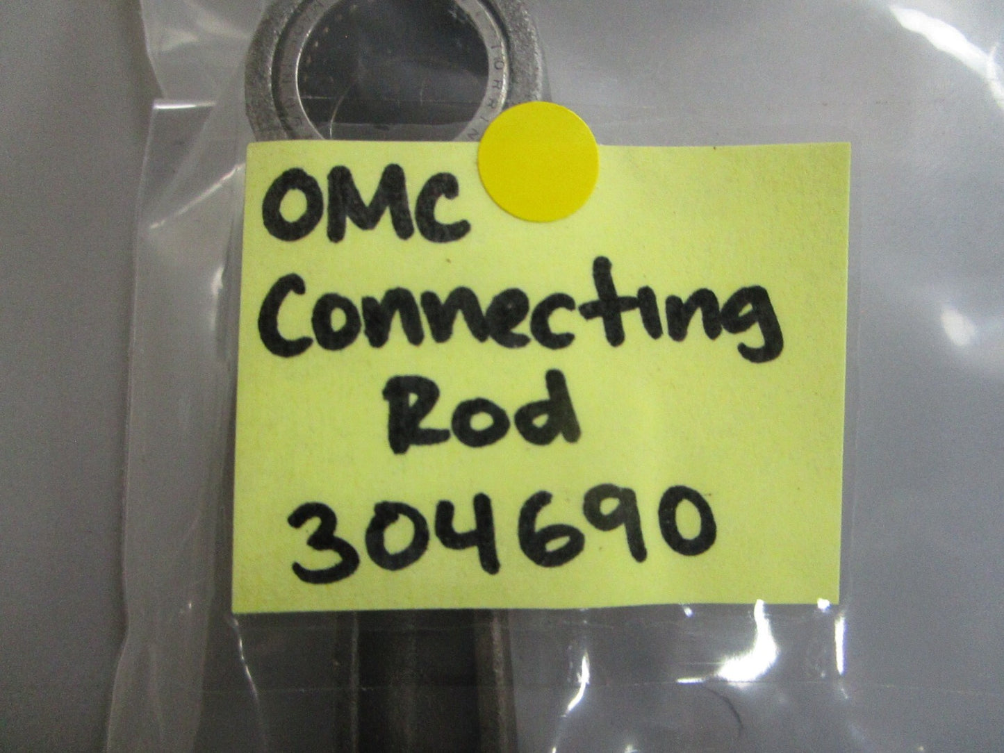 *NEW OEM* 0810 OMC Johnson Evinrude Connecting Rod 304690 0304690