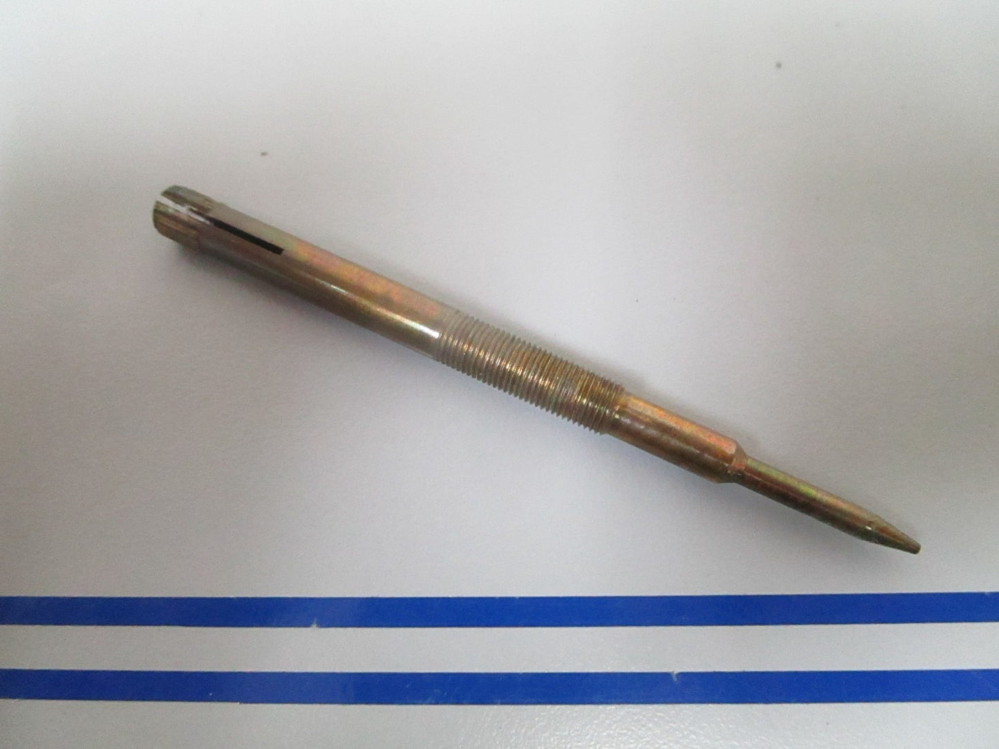 NEW OEM 204426 0204426 OMC Johnson Evinrude Needle Valve 0810