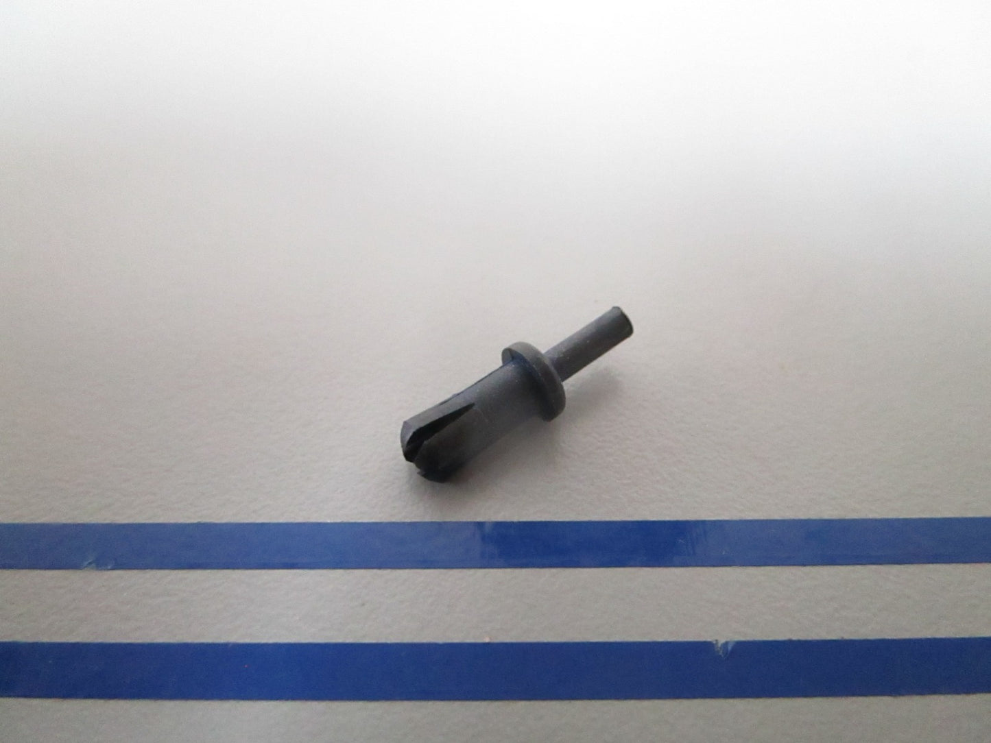 NEW OEM 204089 0204089 OMC Johnson Evinrude Fastener 0810