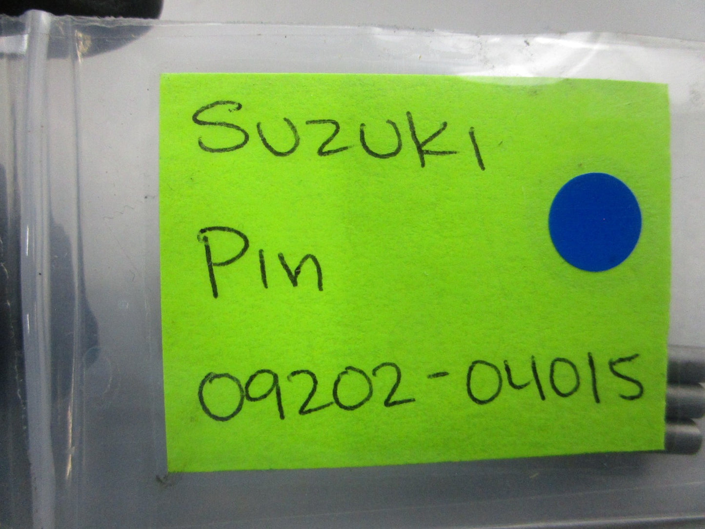 NEW OEM 09202-04015 Suzuki Pin 0810