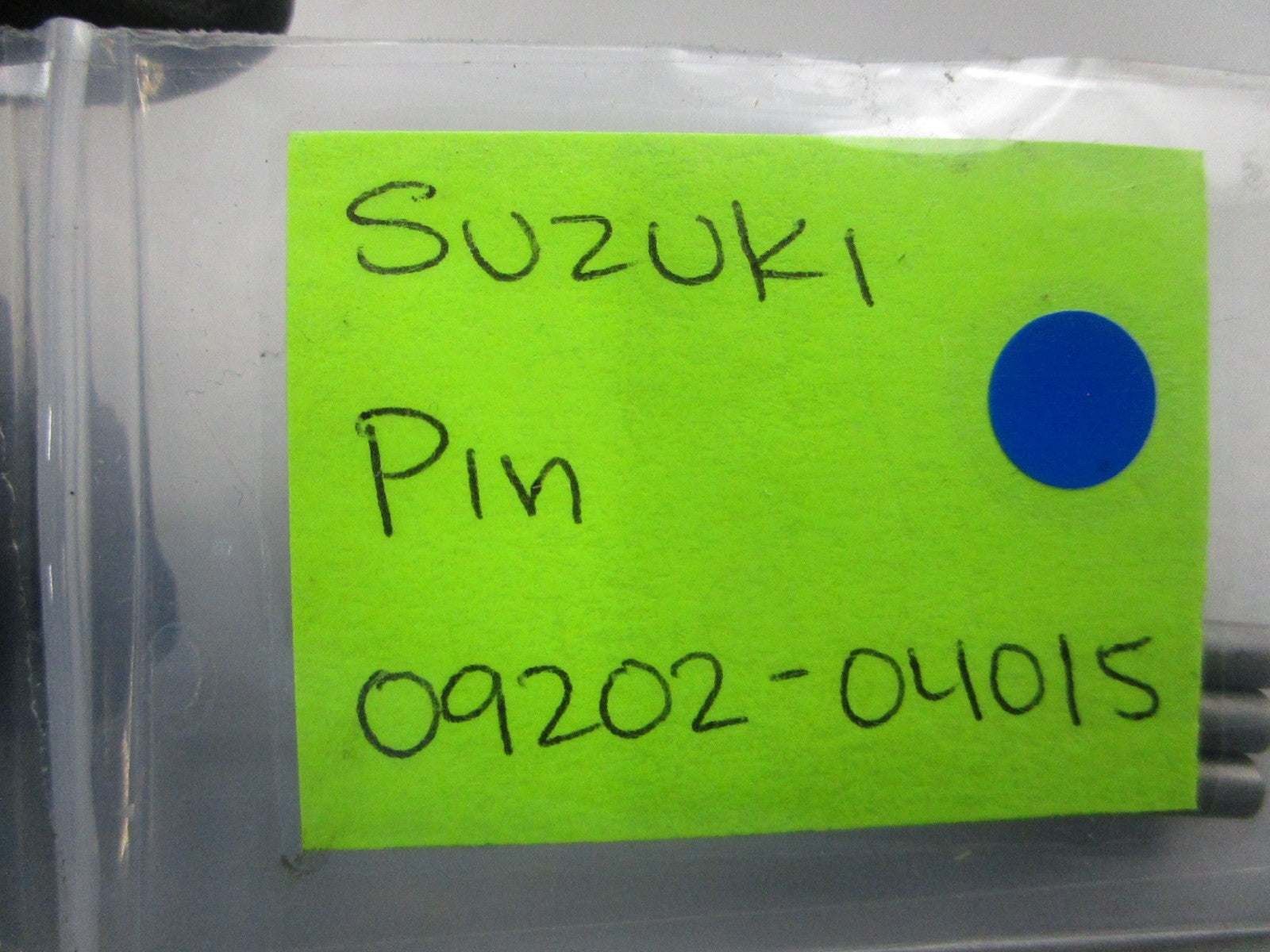NEW OEM 09202-04015 Suzuki Pin 0810