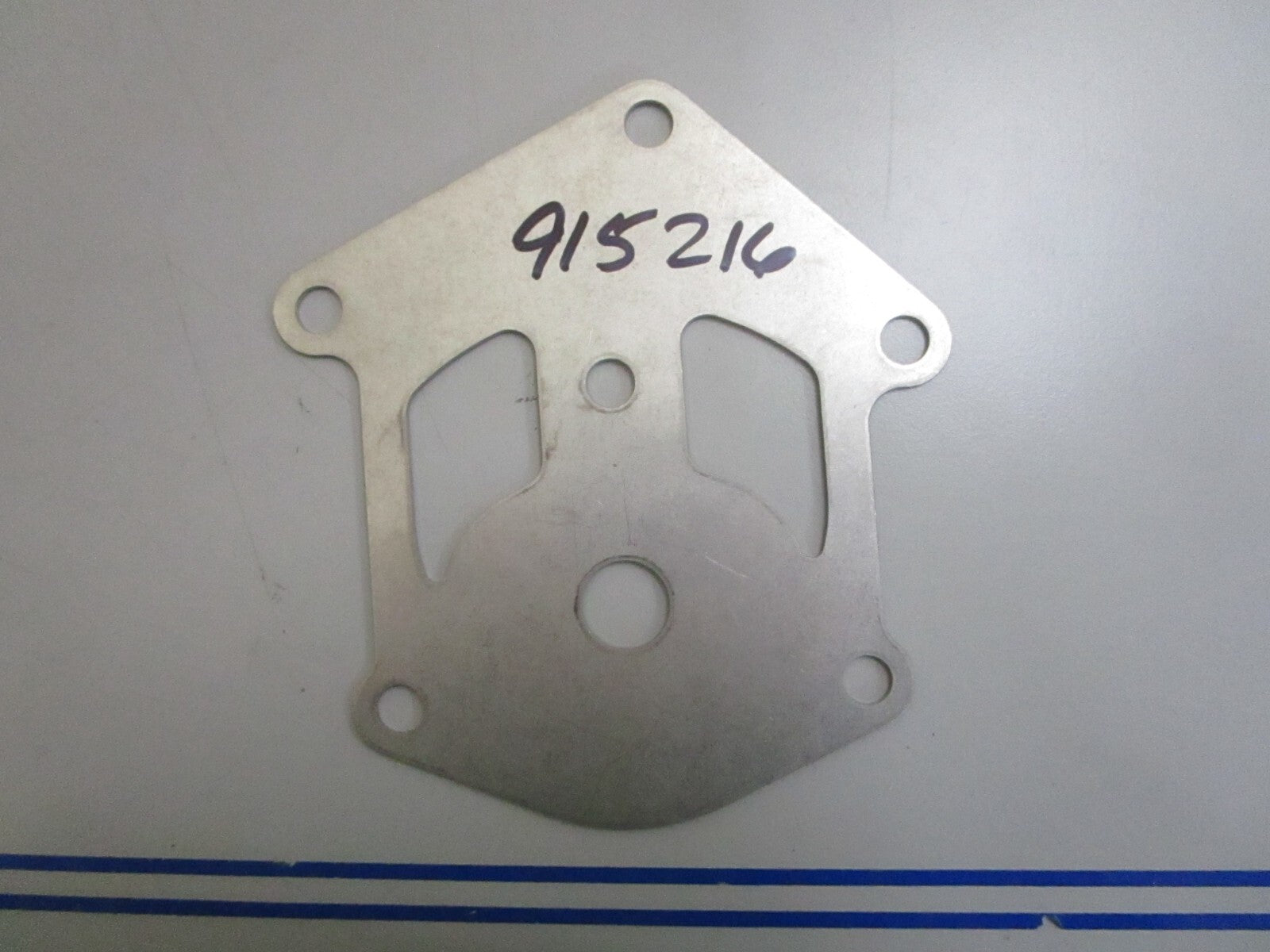 *NEW OEM* 0810 OMC Johnson Evinrude Plate 915216 0915216