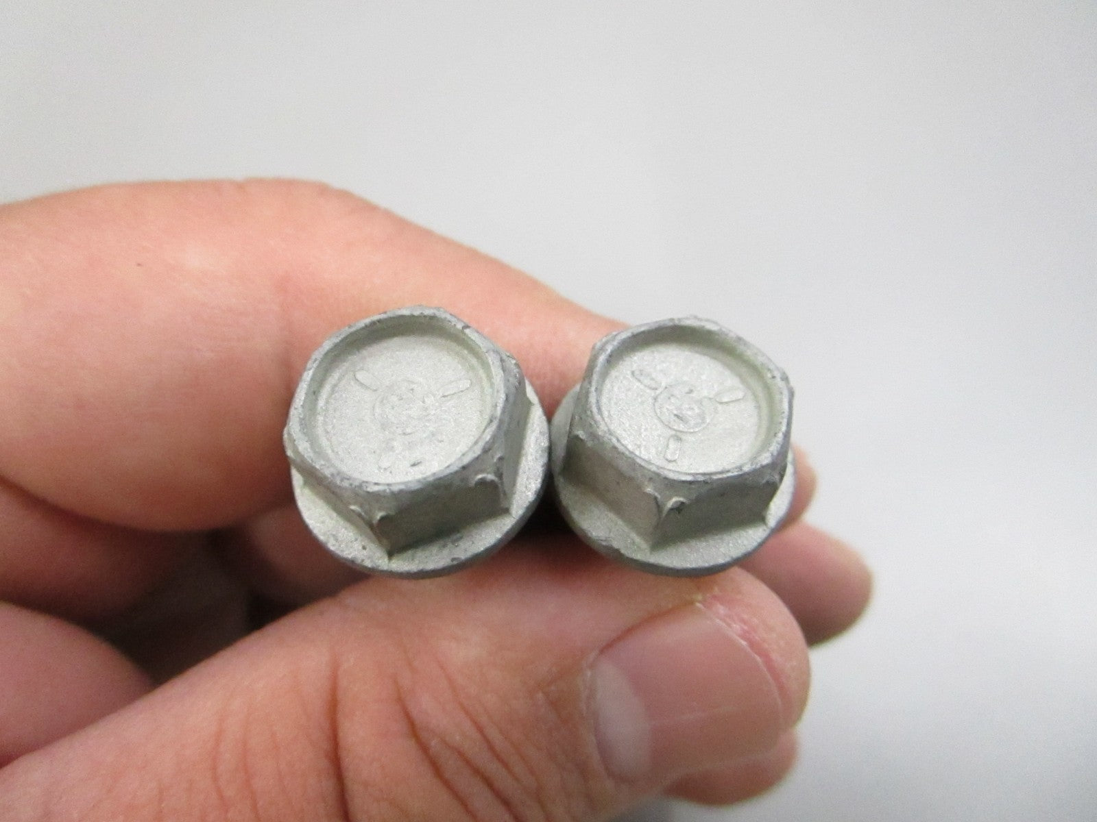 NEW OEM (LOT OF 2) 10-835004 Mercury Quicksilver Bolt 0810