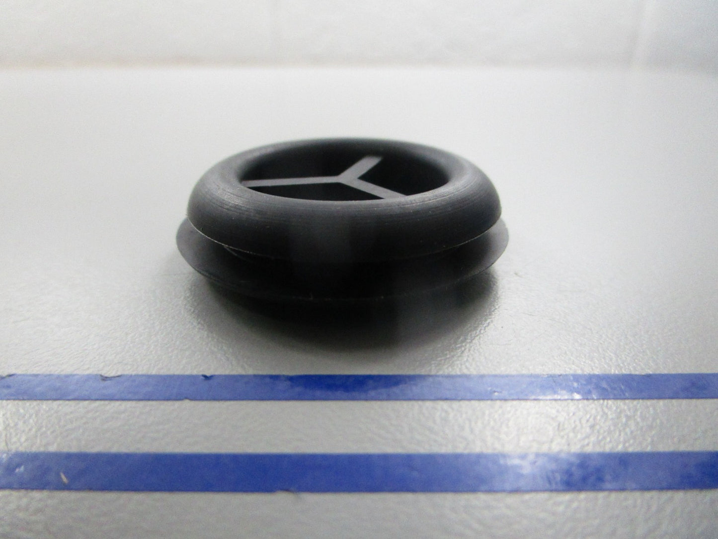 NEW OEM 369-61016-0 369610160 Tohatsu Grommet 0810