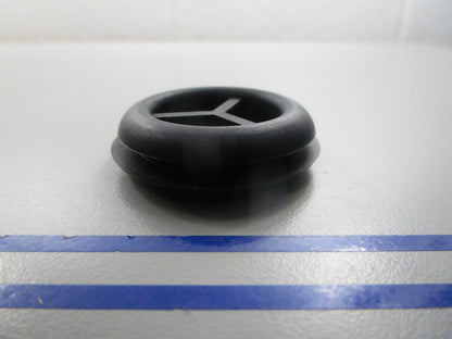 NEW OEM 369-61016-0 369610160 Tohatsu Grommet 0810