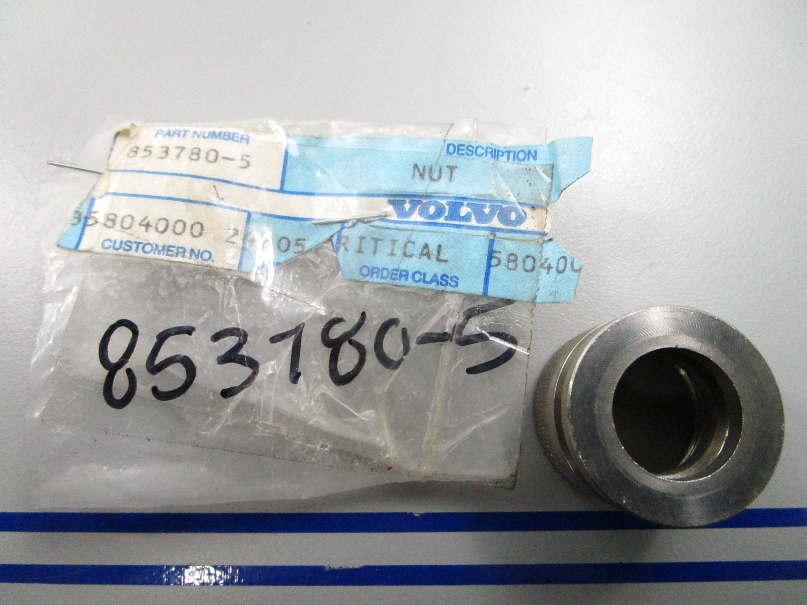 *NEW OEM* 0810 Volvo Penta Nut 853780