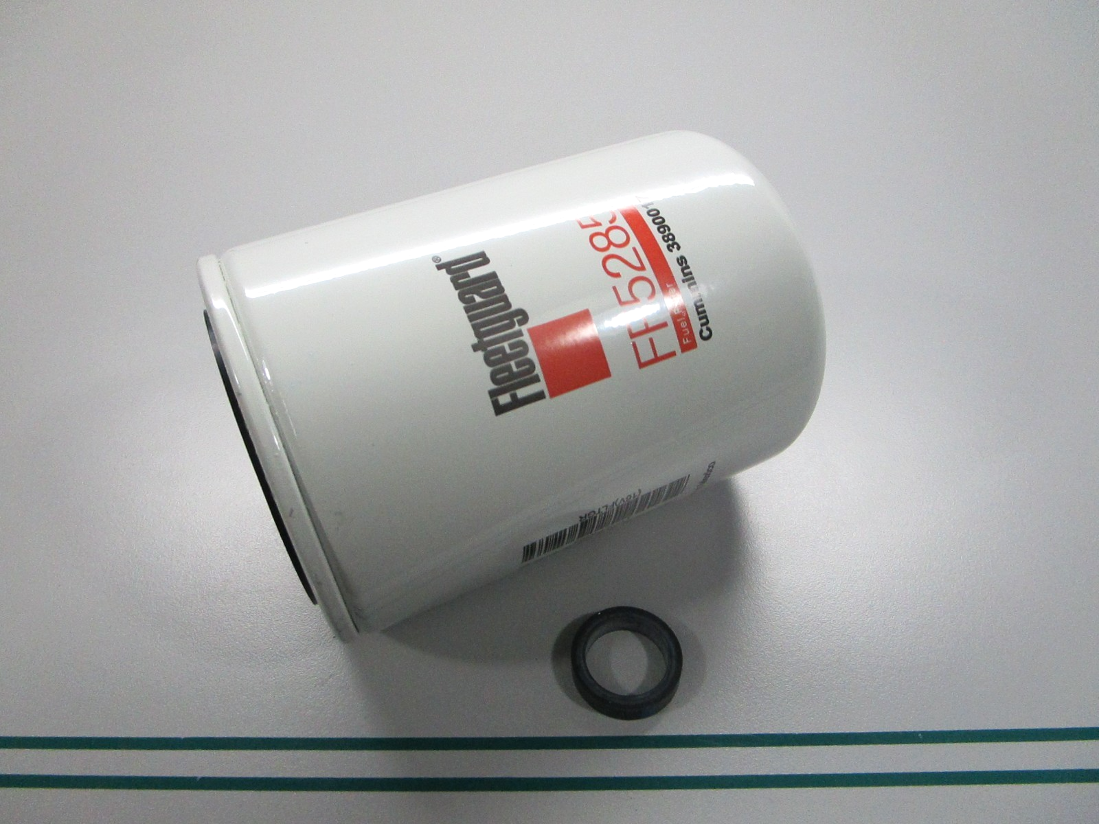 NEW OEM FF5285 Fleetguard Fuel Filter 0810
