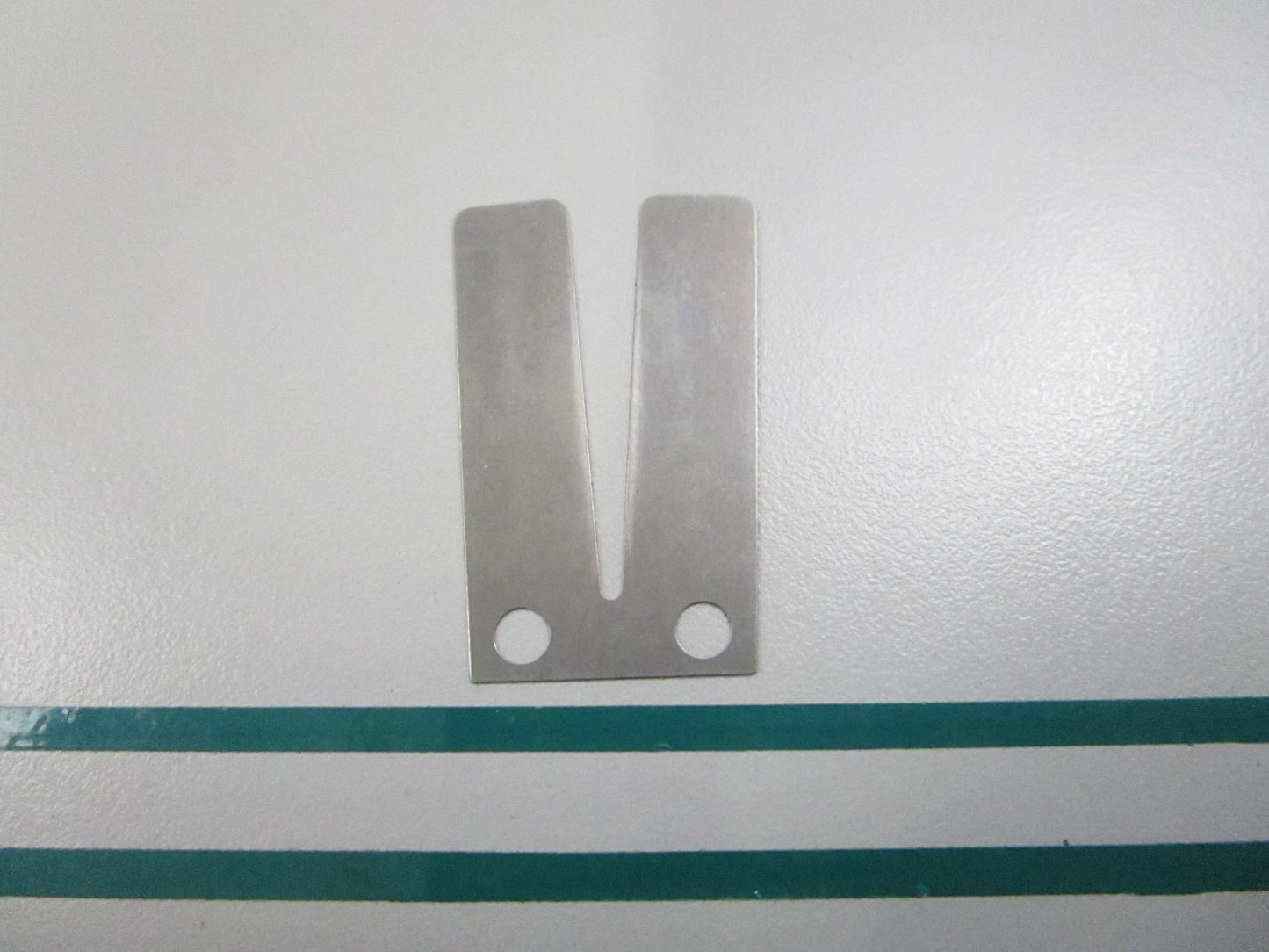NEW OEM 325267 0325267 OMC Johnson Evinrude Leaf Plate 0810