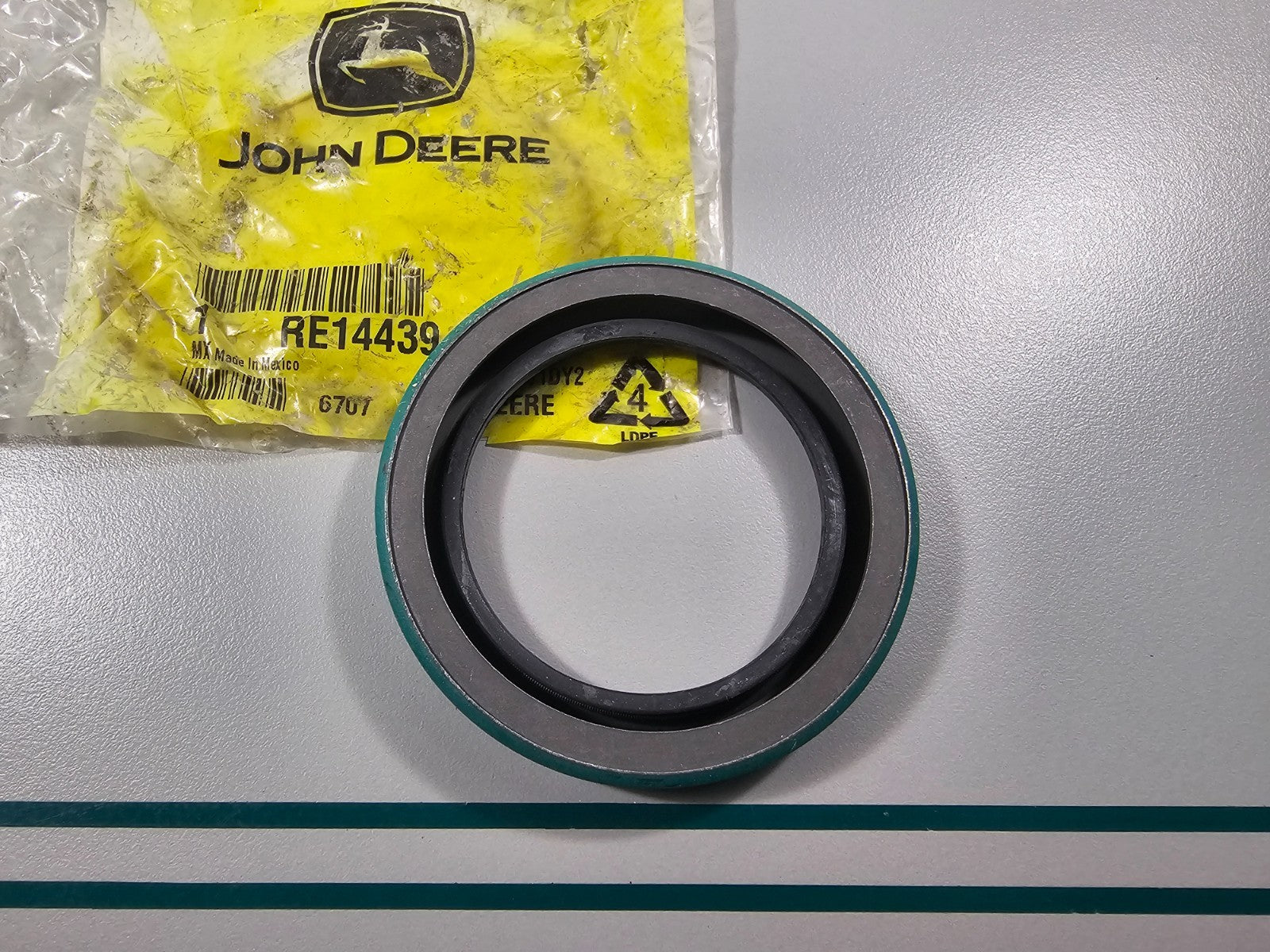 NEW OEM RE14439 John Deere Seal 0810