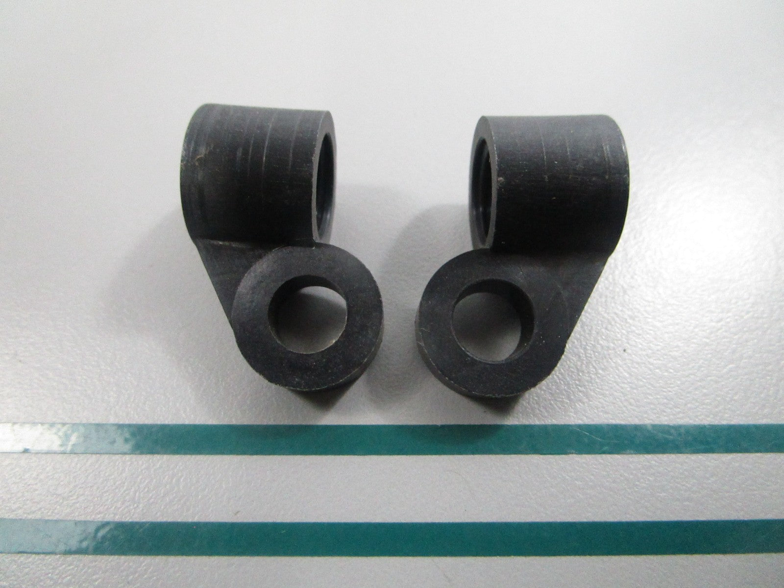 NEW OEM (LOT OF 2) 324685 0324685 OMC Johnson Evinrude Connector 0810