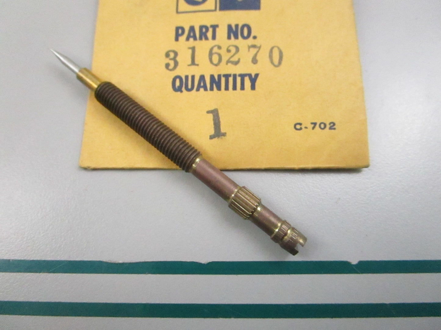 NEW OEM 316270 0316270 OMC Johnson Evinrude Needle Valve 0810